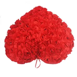 CojinesAlmohada en forma de corazón con rosas