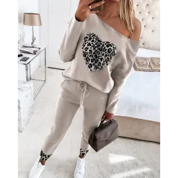 Elegant / sport tracksuit - set with sweater and pants - with heart / beads decorationHoodies & Jumpers