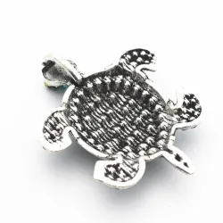 CollarVintage necklace with rhinestone turtle