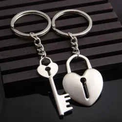 llaveroCouple keychain - key / heart shaped lock - 2 pieces