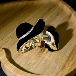 BrochesBroche de oro de moda - mujer con sombrero negro con perlas / cristales