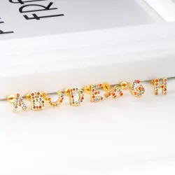 AretesElegantes aretes pequeños - con pedrería de colores - letras del alfabeto