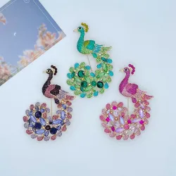 BrochesBroche de pavo real de cristal