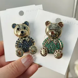 Crystal bear broochBrooches