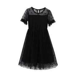RopaElegante vestido negro de gasa con lunares