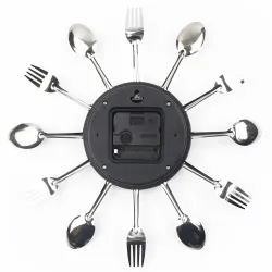 RelojesReloj de pared moderno - con cubiertos de cocina.