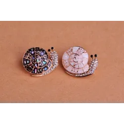Fashionable snail broochBrooches