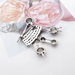 BrochesBola de tejido / hilo - broche vintage