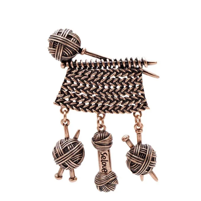 BrochesBola de tejido / hilo - broche vintage