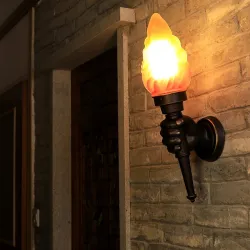 ApliquesMano retro con antorcha - lámpara de pared