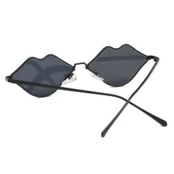 Lips shaped sunglasses with a metal frameSunglasses
